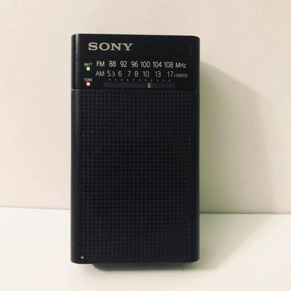 Sony ICF P26 Portable AM  FM Radio Damaged Antenna - Picture 6 of 16